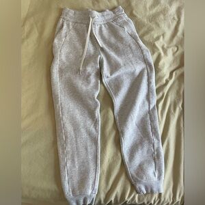 NWOT Lululemon joggers heather gray size 4